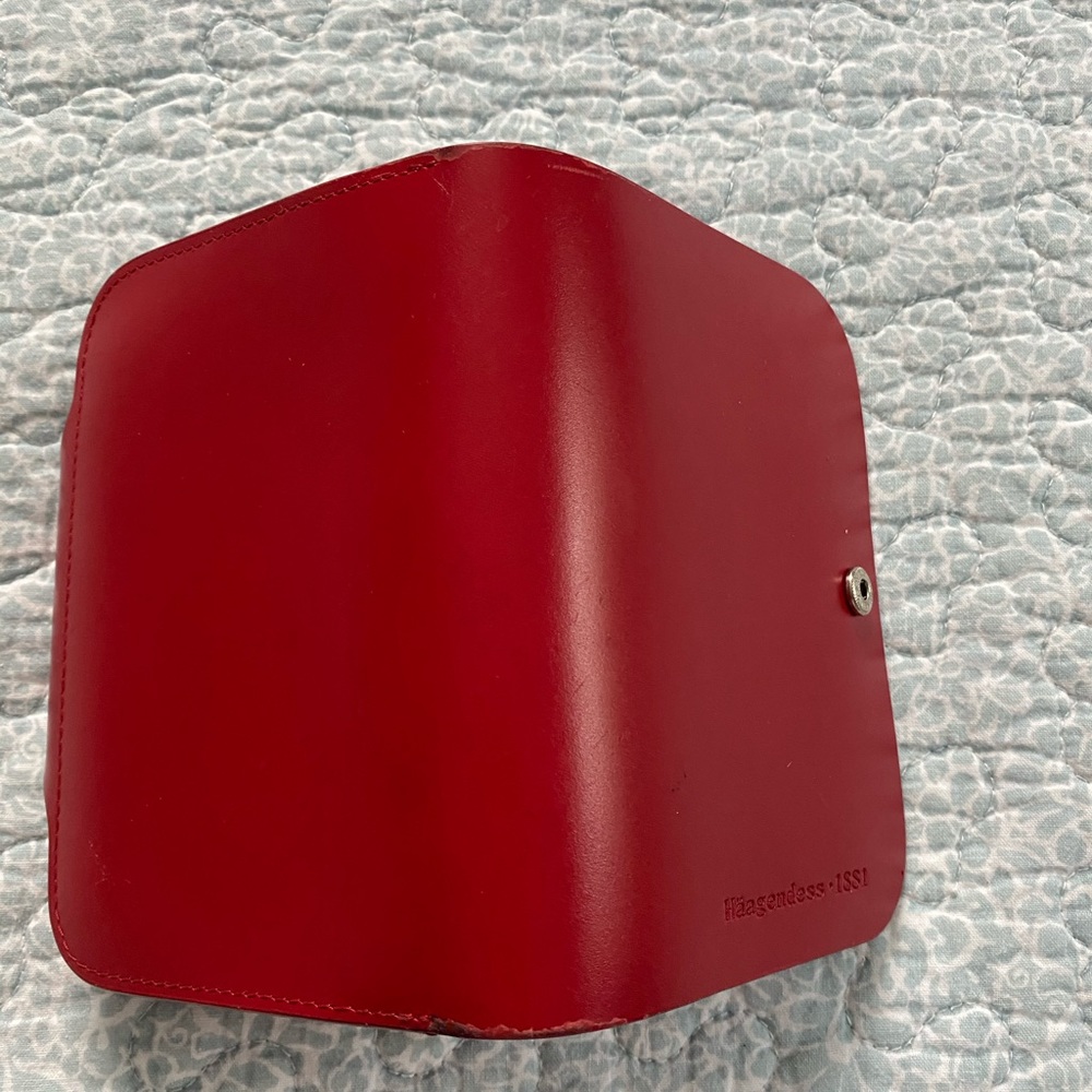 Beautiful Red Wallet - Picture 2 of 8